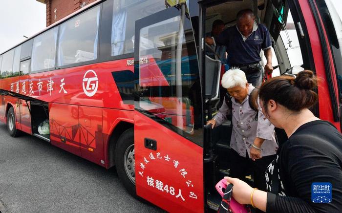 新华鲜报丨40余位驻华使节参访上海：“中国的创造力令人惊叹”