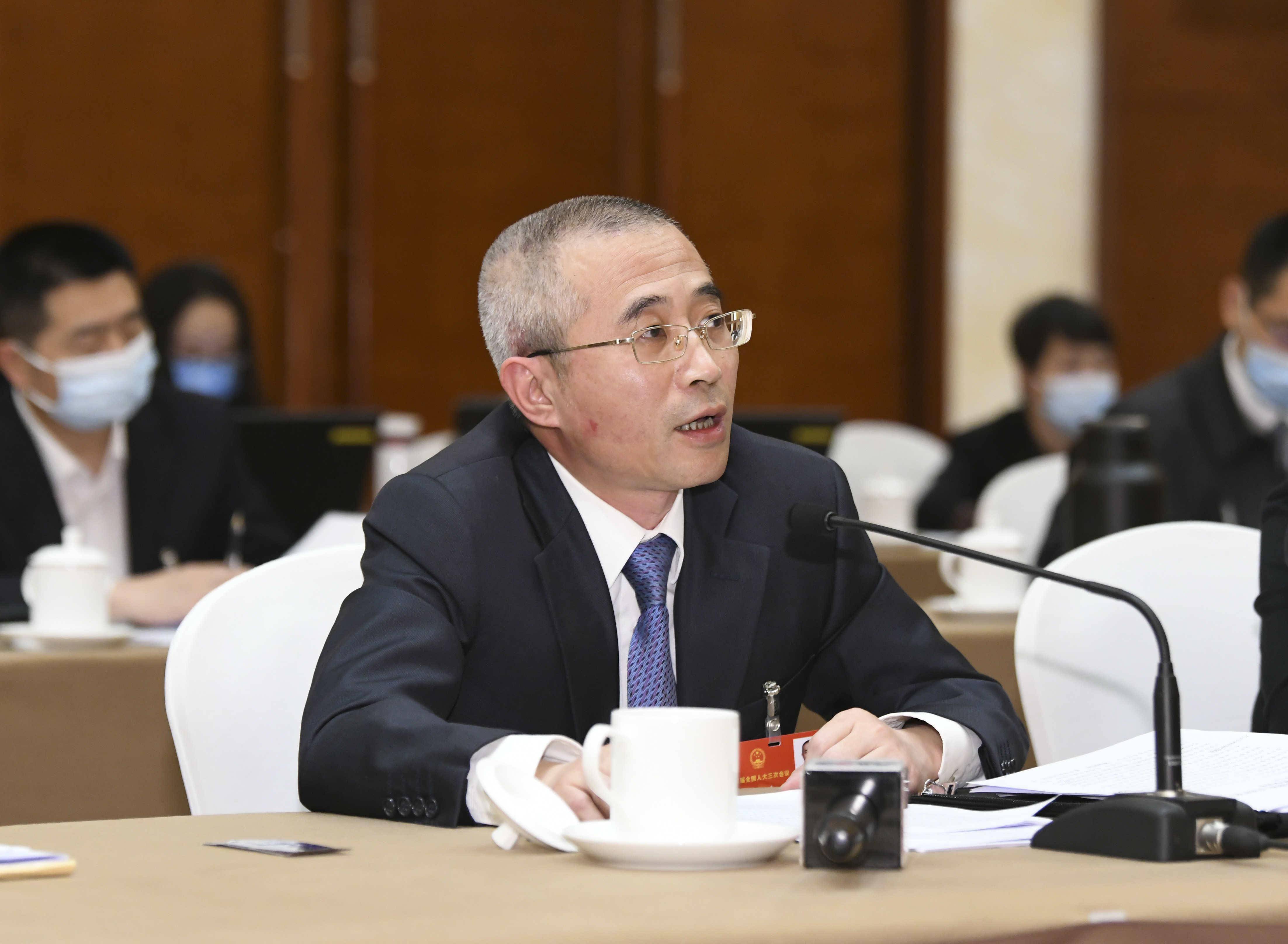 酒企高管密集调整 行业生态正在重构?