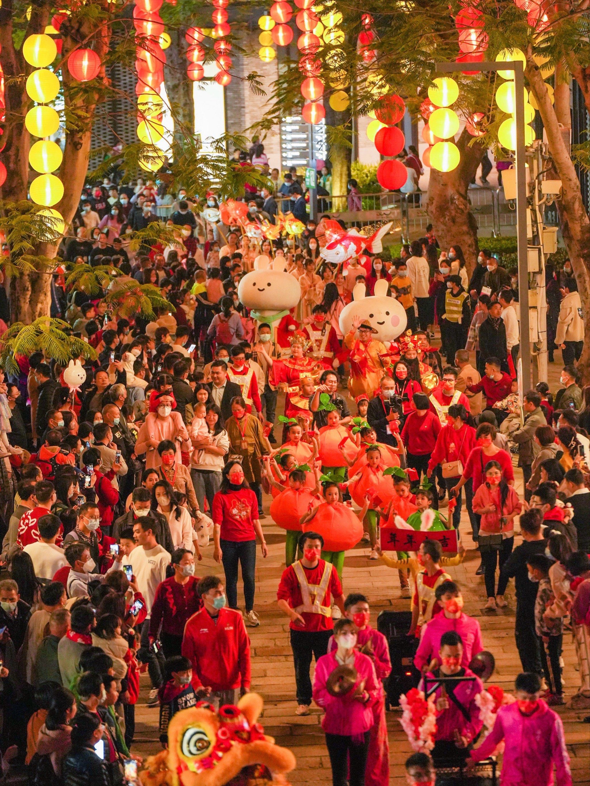 香港春节假期人气旺 超百万人次旅客访港