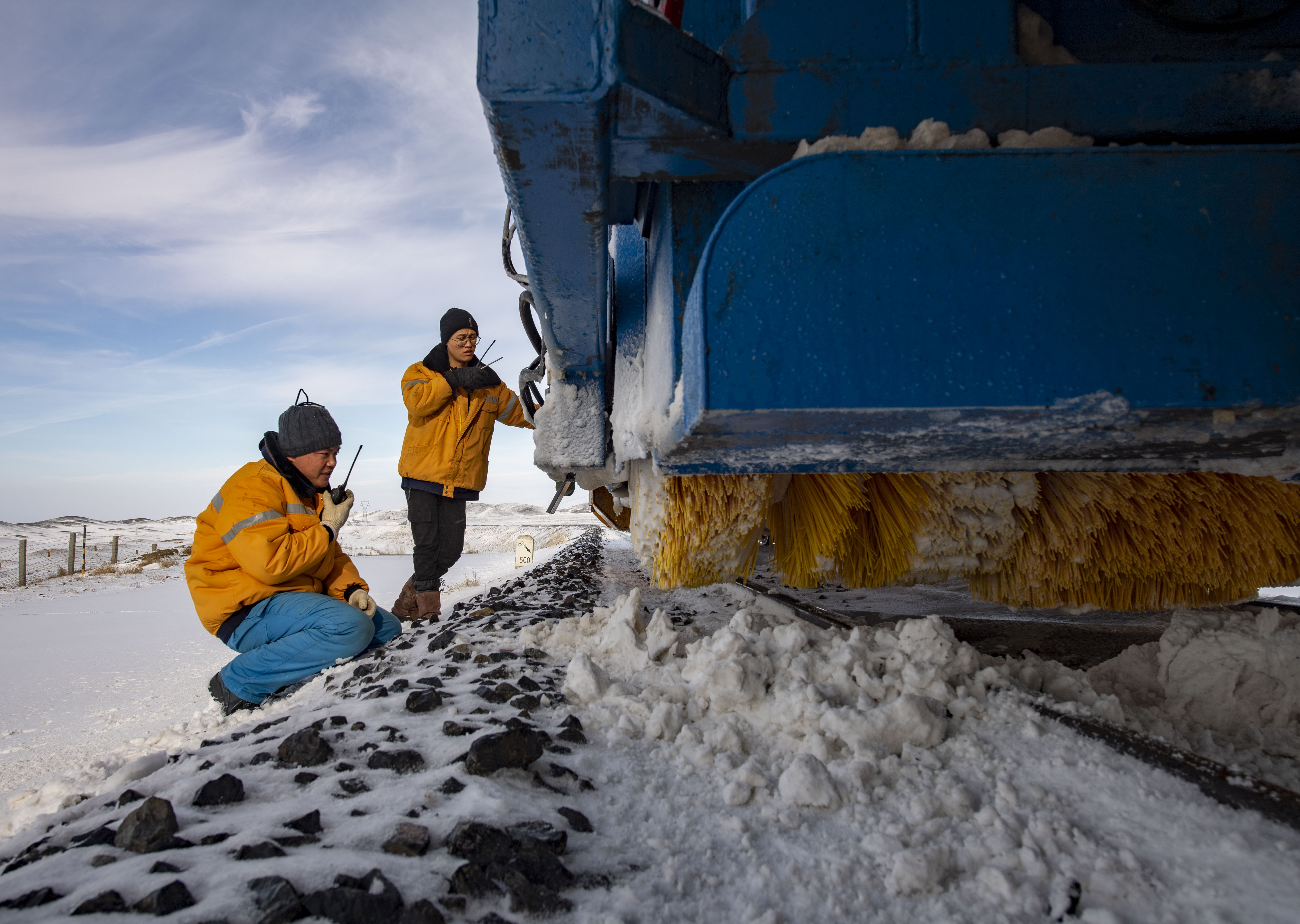 电磁融雪，他们为铁路轨道“送温暖”