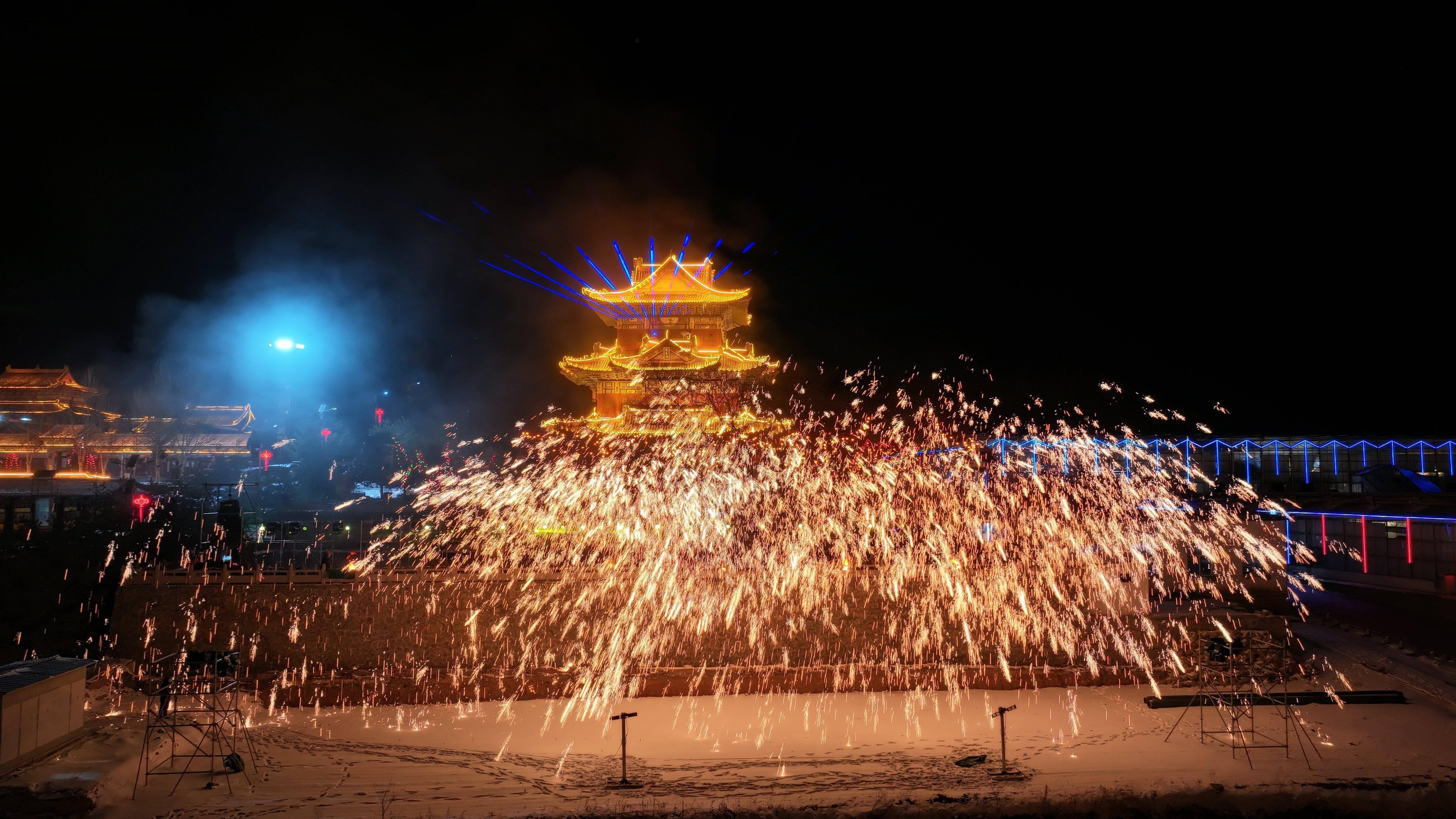 新春走基层丨在短剧片场感受小城“热辣滚烫”