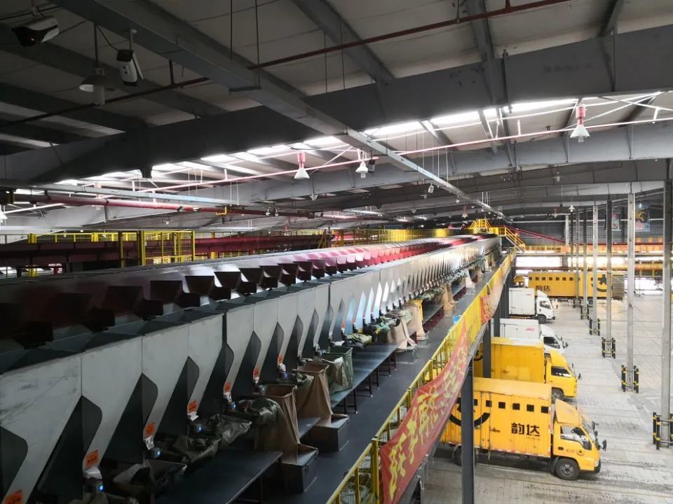 韵达昆明智能化枢纽转运中心投入运行