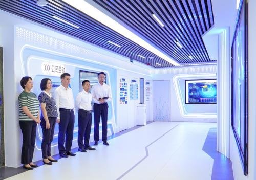 奇富信贷超级智能体亮相2025中国国际金融展 赋能银行智能化转型