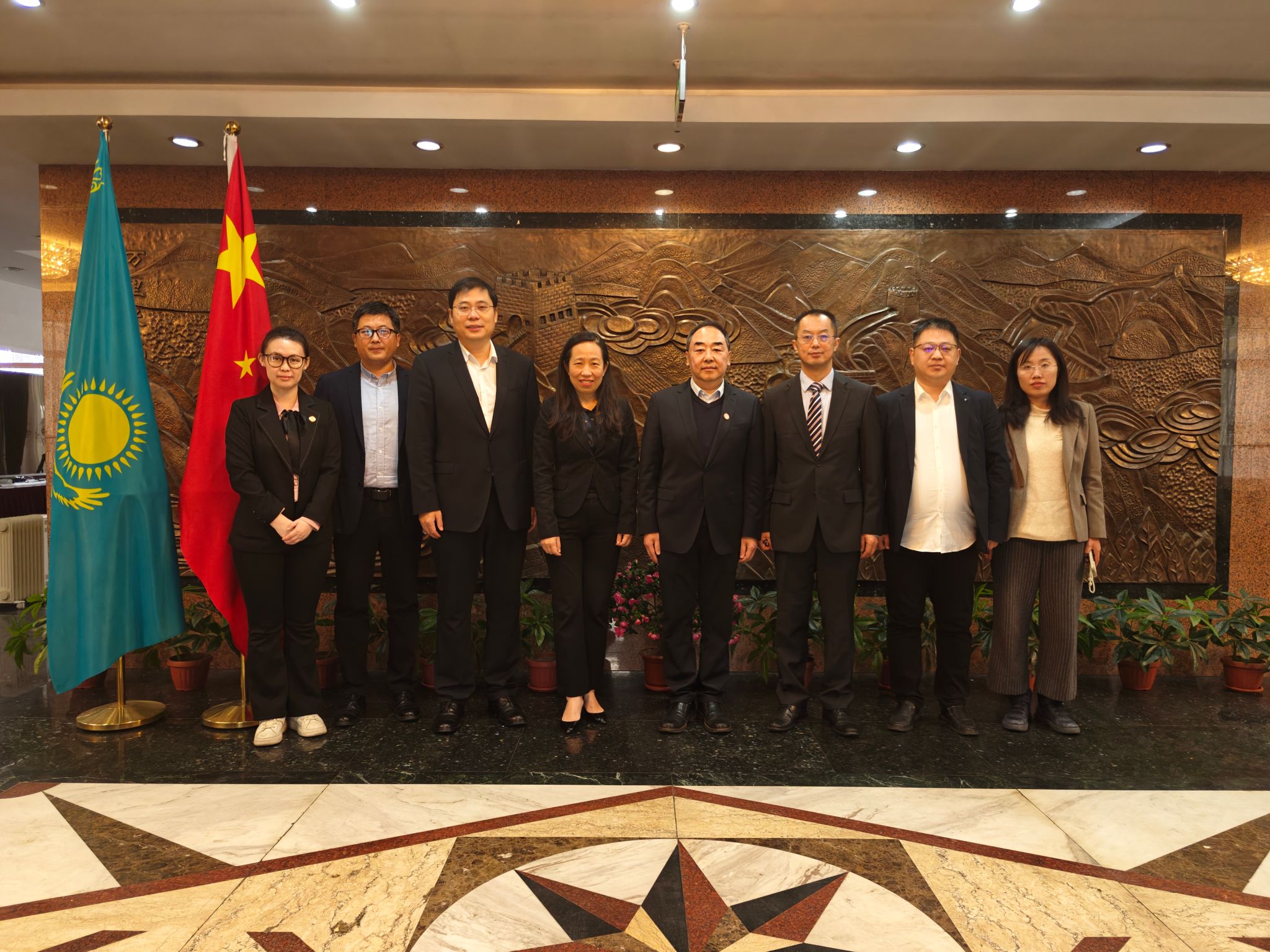 中国贸促会组织中国企业家代表团访问哈萨克斯坦