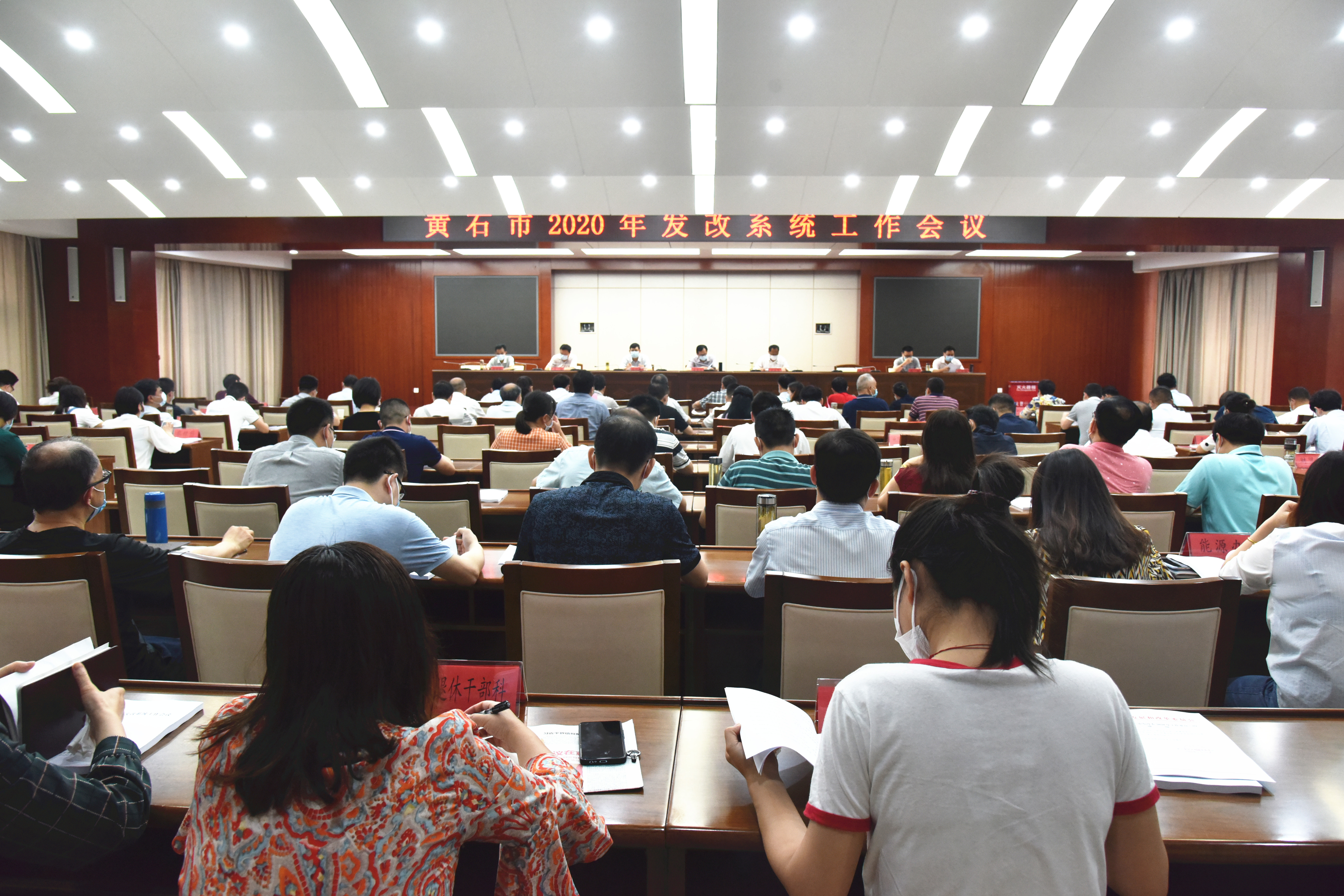 决胜“十四五” 打好收官战丨乘风破浪！中国外贸奋力交出“韧性答卷”