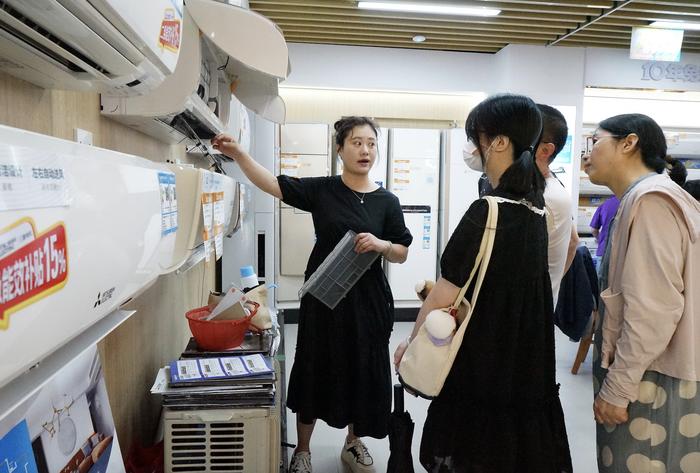 商务部：截至上半年以旧换新带动销售额2.9万亿元 约4亿人次享受补贴优惠