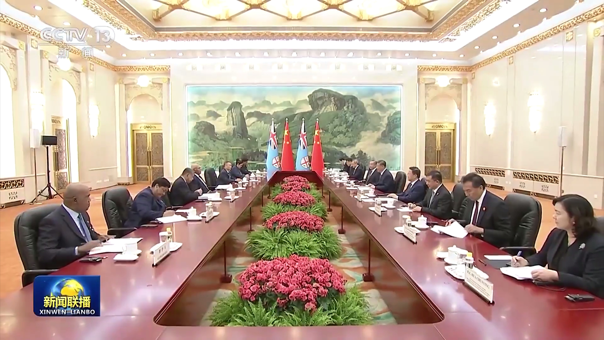 习近平会见斯洛伐克总理菲佐