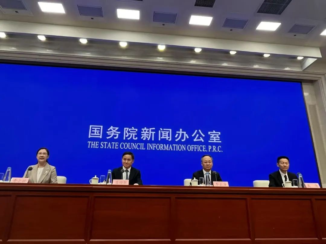 央行行长潘功胜：国际金融组织需要与时俱进推进治理改革 提高新兴市场和发展中国家的话语权和代表性