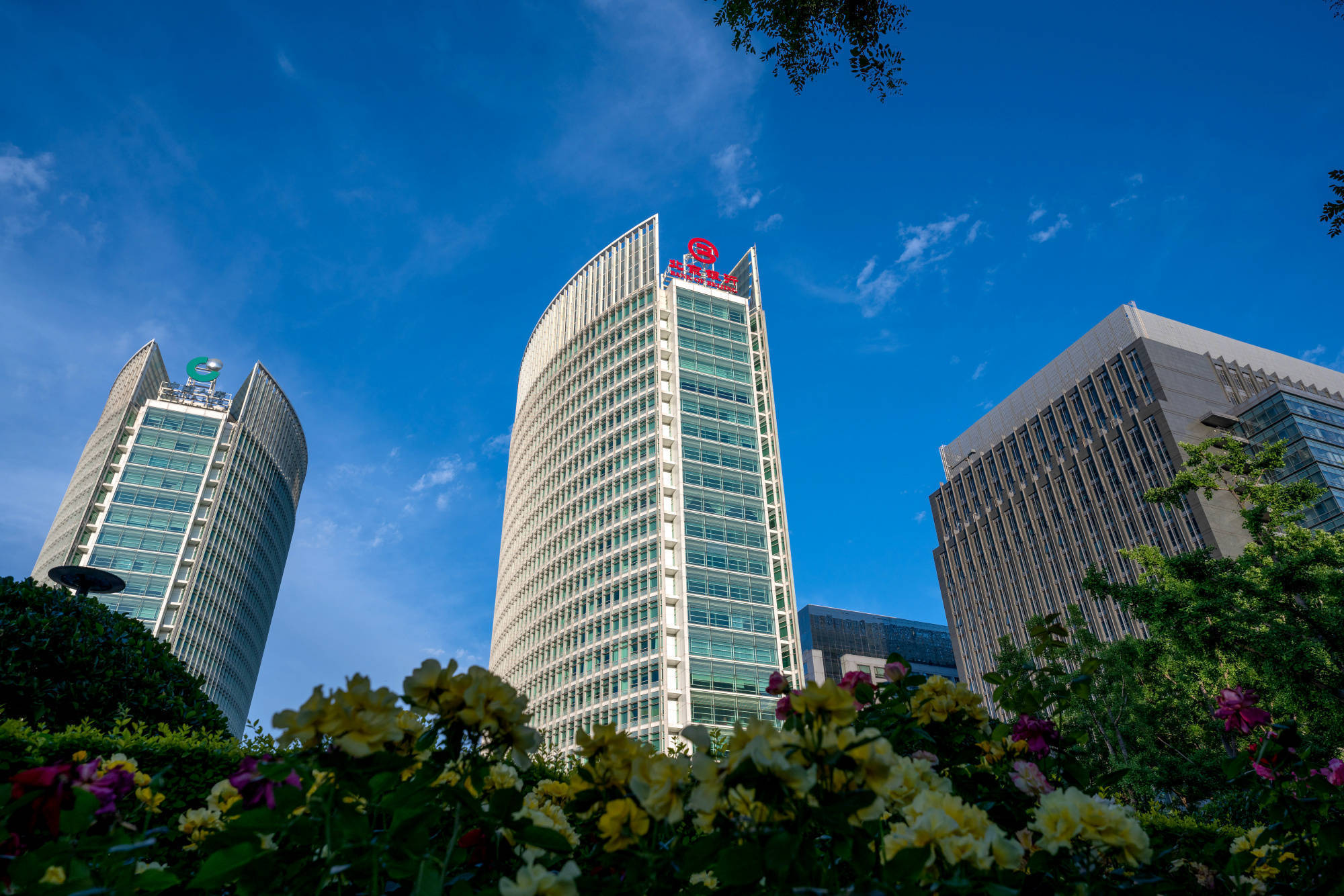 央行信贷市场司负责人车士义：引导加大服务消费领域信贷投放力度