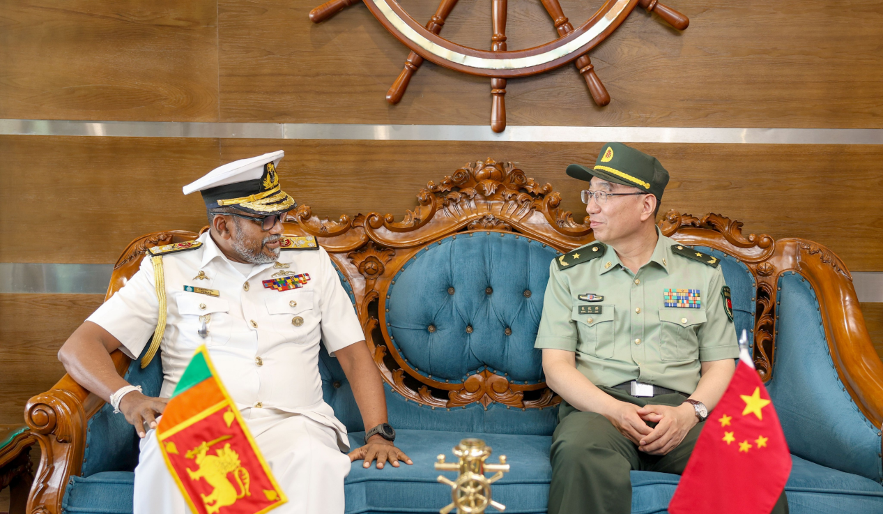 李强抵达卢萨卡开始对赞比亚进行正式访问