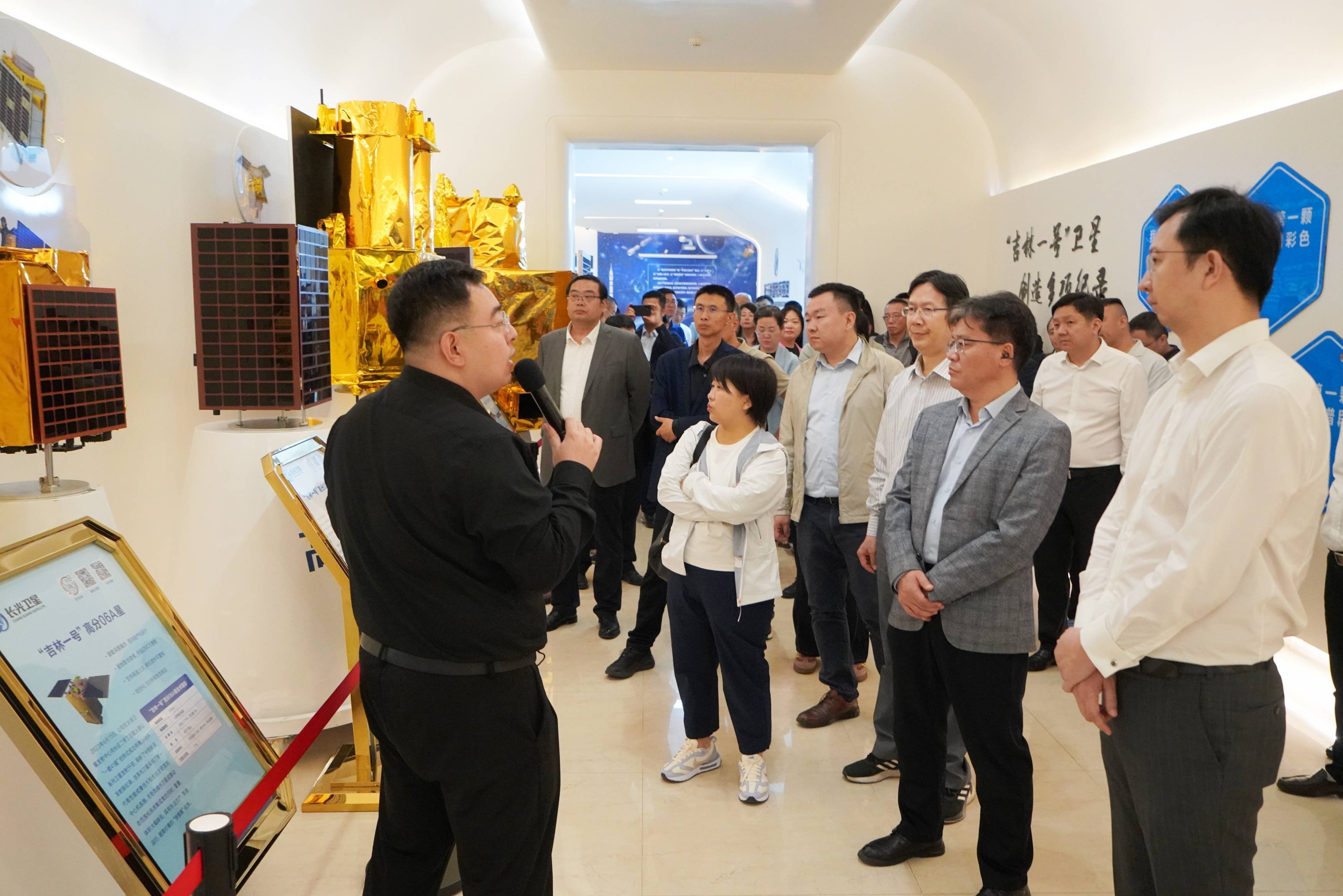 北交所公司迎机构调研热潮 业绩增长与技术突破成关注焦点