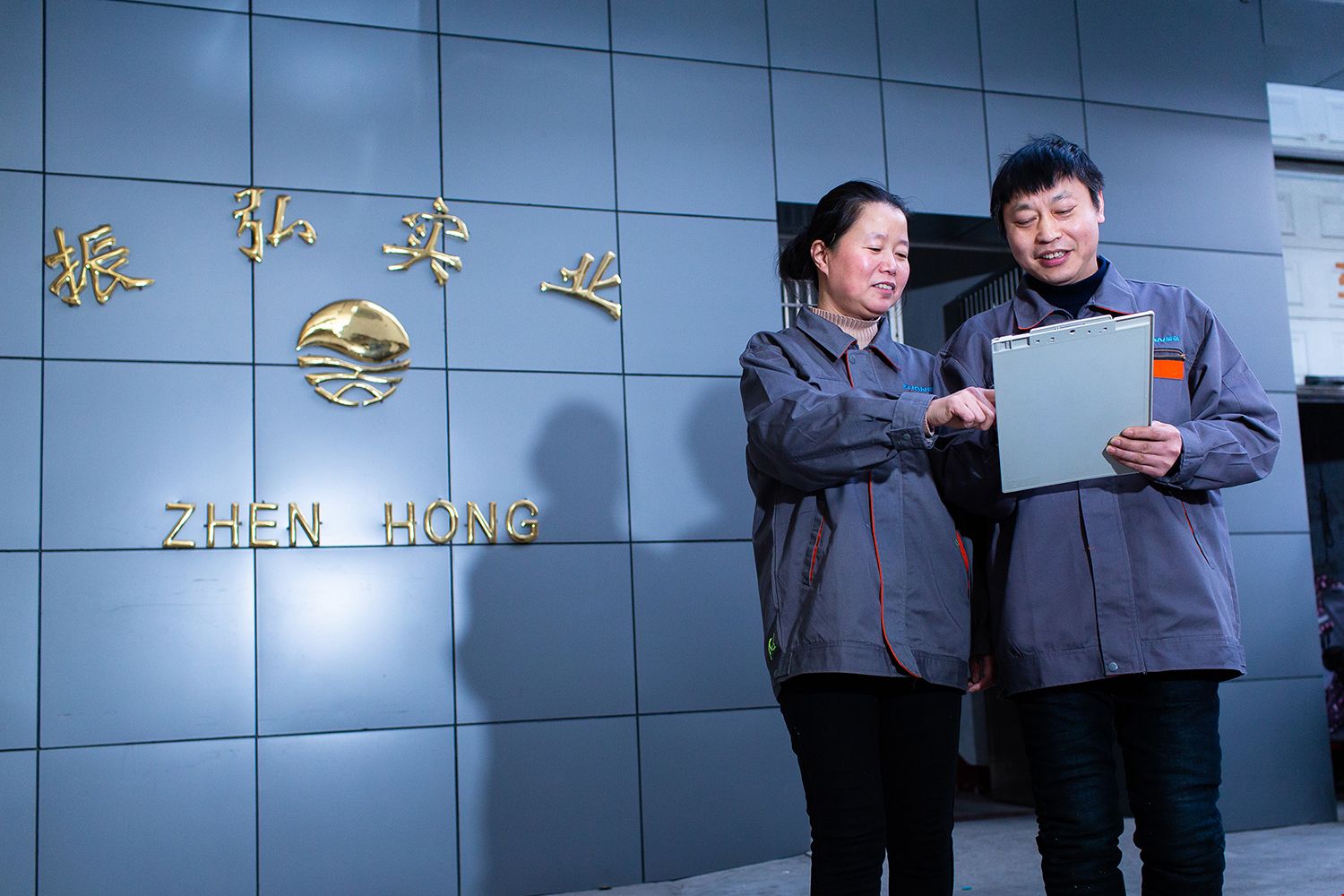 思哲睿称核心产品多国订单批量交付，2026年盈利目标能实现吗？