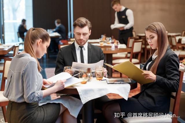 张忆东：AI正进入下半场 短期需警惕“灰犀牛”与高杠杆风险